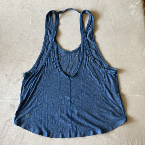 Lululemon workout top - Picture 2 of 4